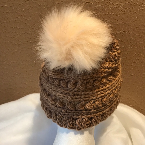 Hand Crocheted Slouchy Hat/Faux Fur Pom Pom - Picture 3 of 8